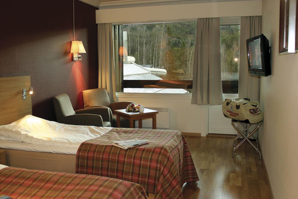Pers Hotel Каґолоґоло Екстер'єр фото
